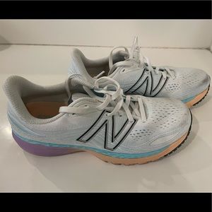 Womens New Balance 860